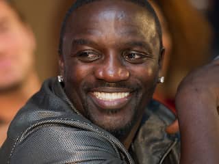 'Akon schenkt oud huis aan moeder'