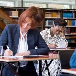 Zo wordt Het Groot Dictee samengesteld: ellende met een vleugje humor