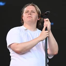 Rust doet Lewis Capaldi goed, zanger komt met nieuwe versie van tweede album