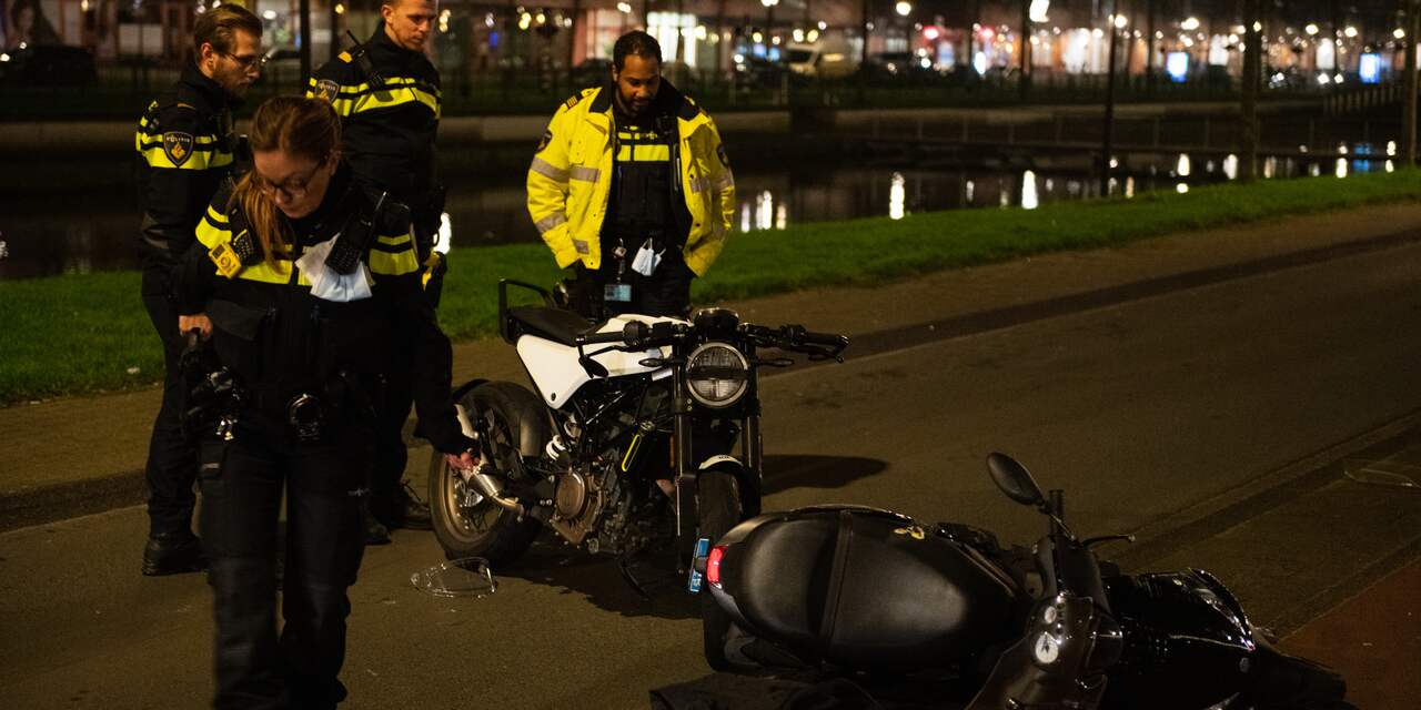 Scooter en motor in botsing op Laan van Wateringseveld