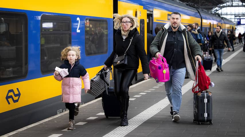 Voorlopig minder treinen tussen Amsterdam en Rotterdam, spoor niet overal veilig