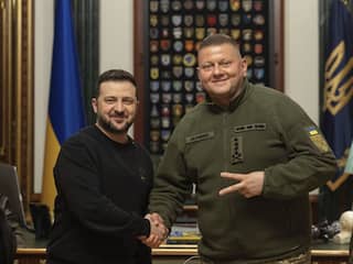 Zelensky en Zaloezjny op een foto die de Oekraïense leger heeft gedeeld, kort na het nieuws van de functiewijziging