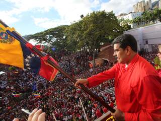 President Venezuela sluit ambassade en consulaten in Verenigde Staten