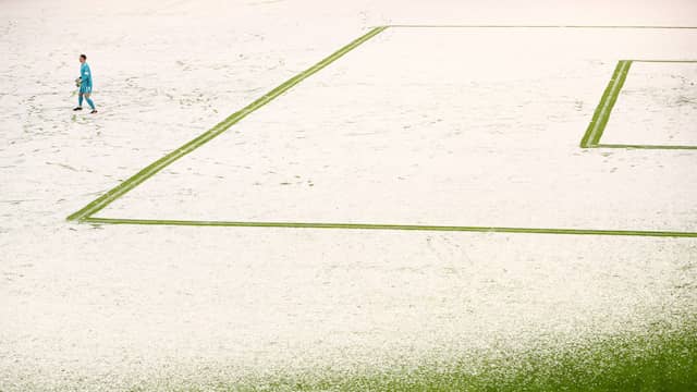 In de eerste helft lag er flink wat sneeuw op het veld in München.