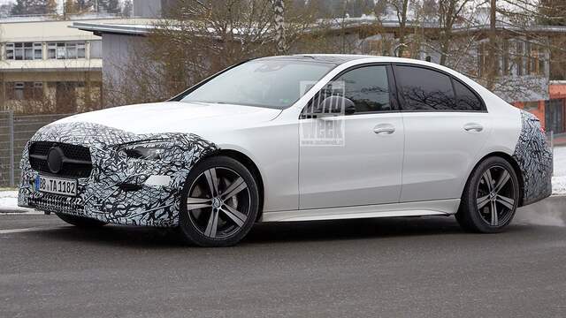 De aanstaande Mercedes C-Klasse is direct als zodanig herkenbaar.