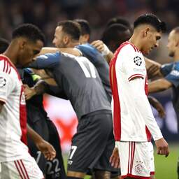 Video | Bekijk hoe Ajax op de pijnbank wordt gelegd door Napoli