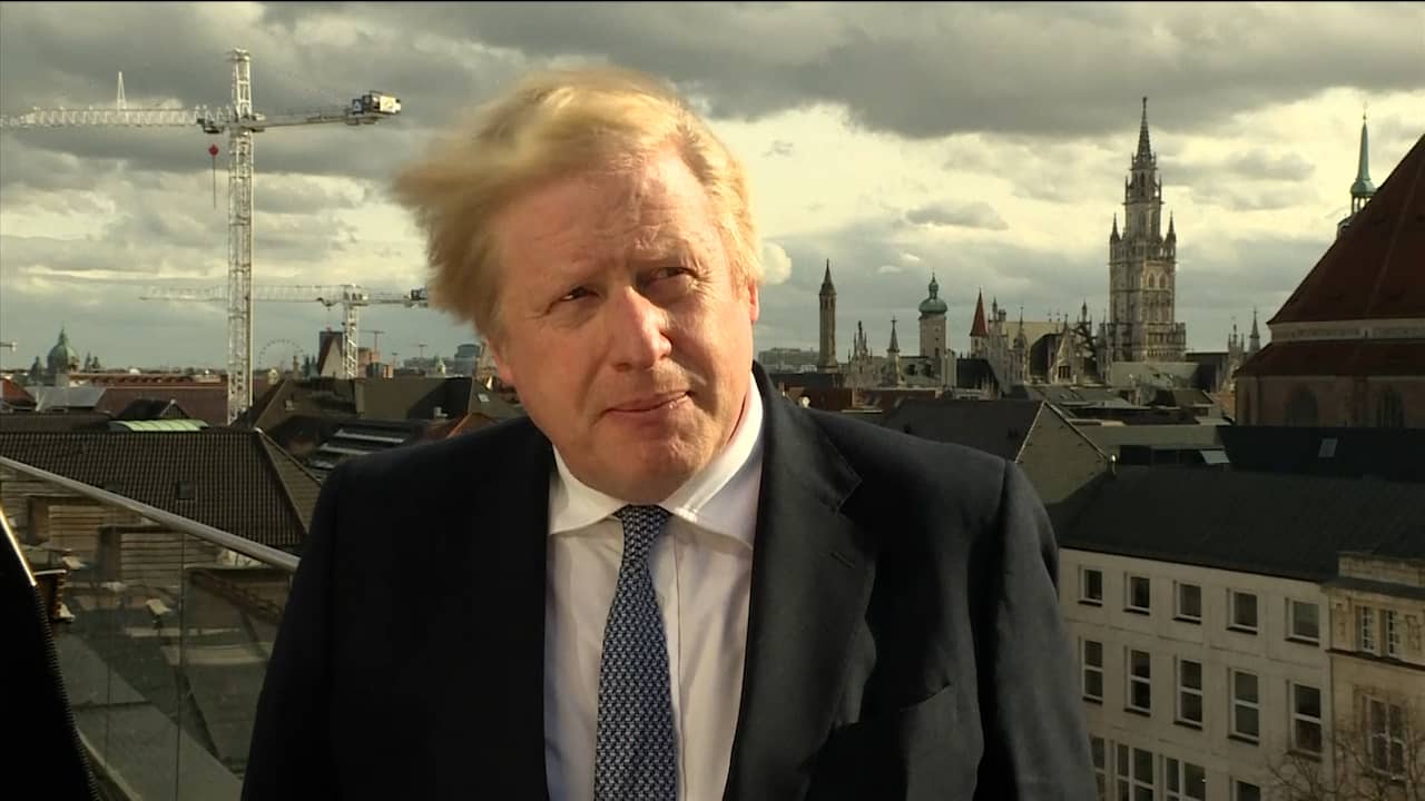 Beeld uit video: Johnson: 'Invasie in Oekraïne zou krankzinnig zijn'
