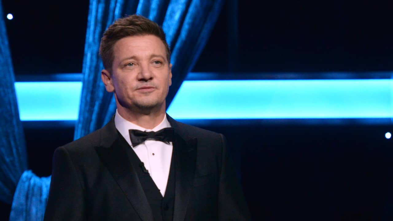 Jeremy Renner is allowed to recover from his accident at home |  Backbite