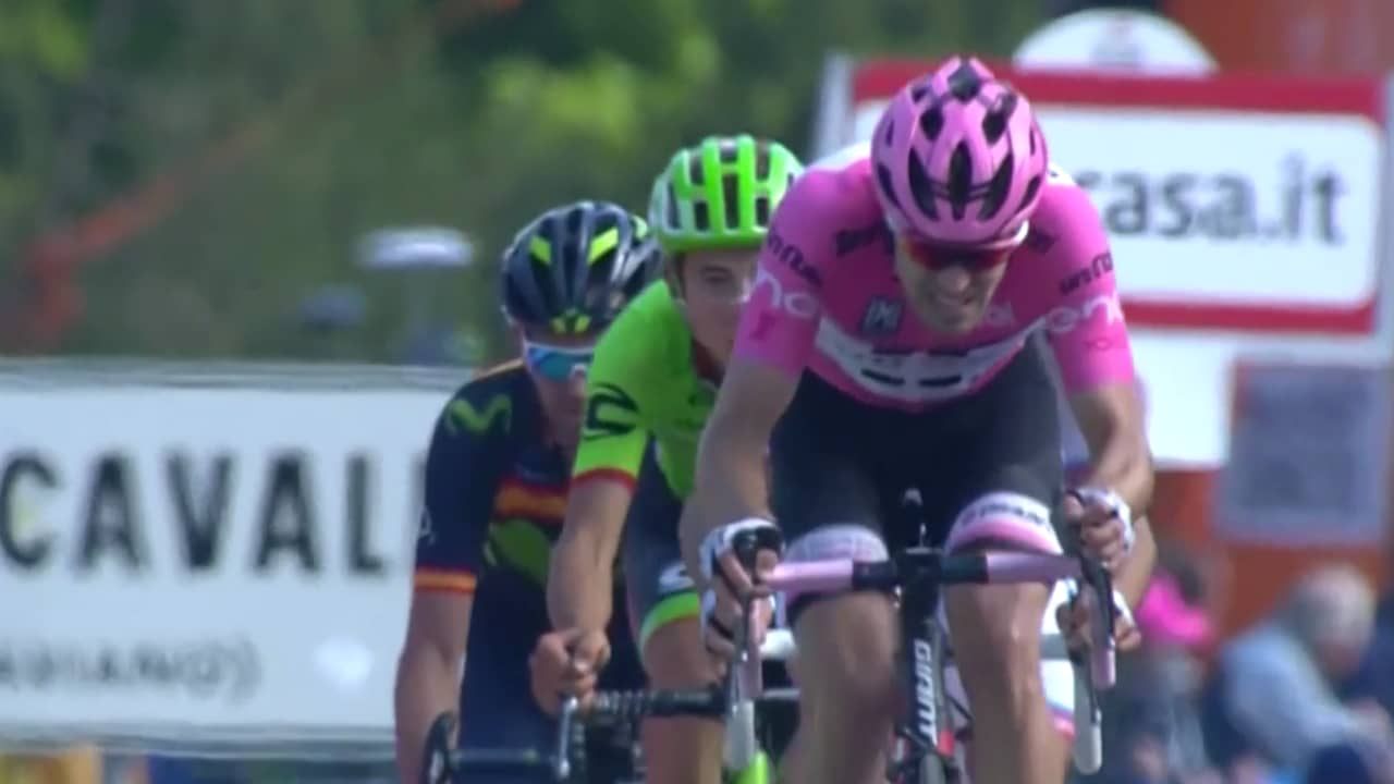 Beeld uit video: De weg van Dumoulin naar zijn historische eindzege in de Giro