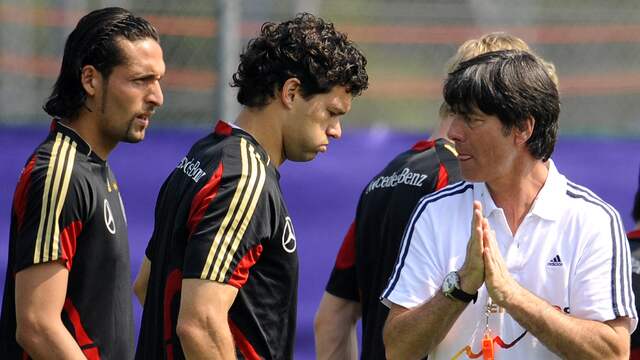 Joachim Löw tijdens het EK 2008, zijn eerste toernooi als bondscoach.