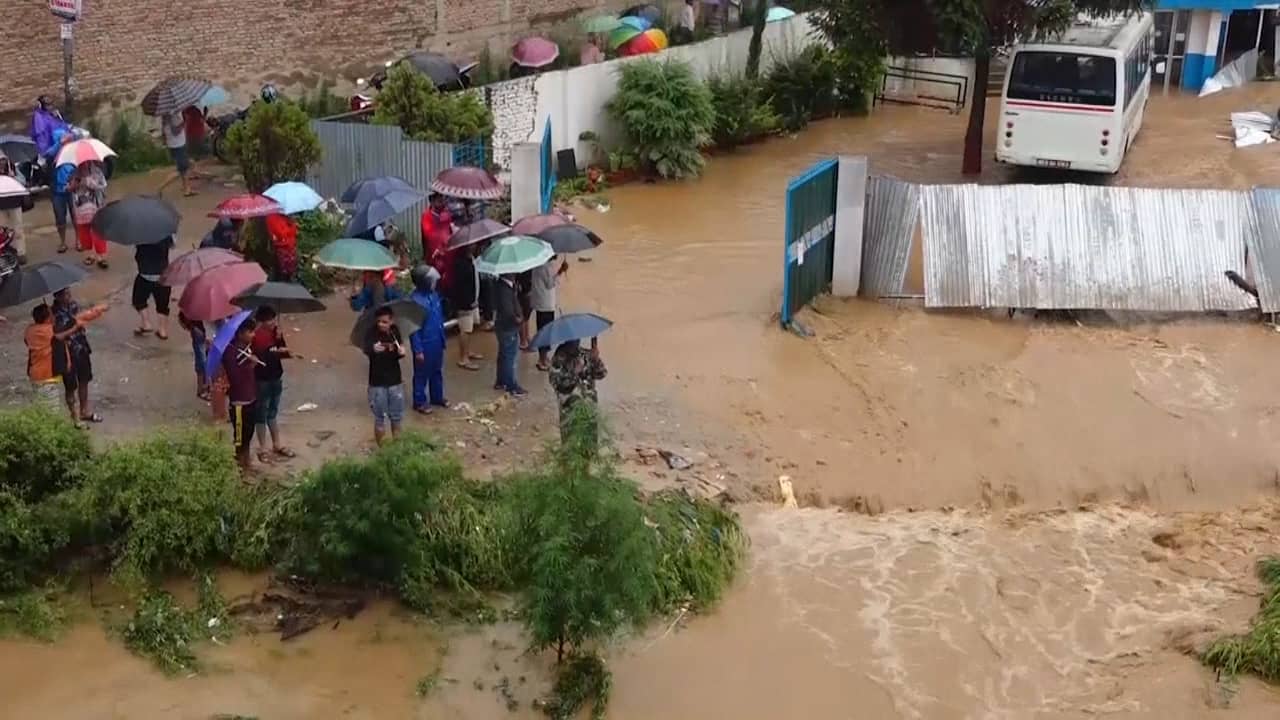 Beeld uit video: Dronebeelden Nepal tonen schade noodweer