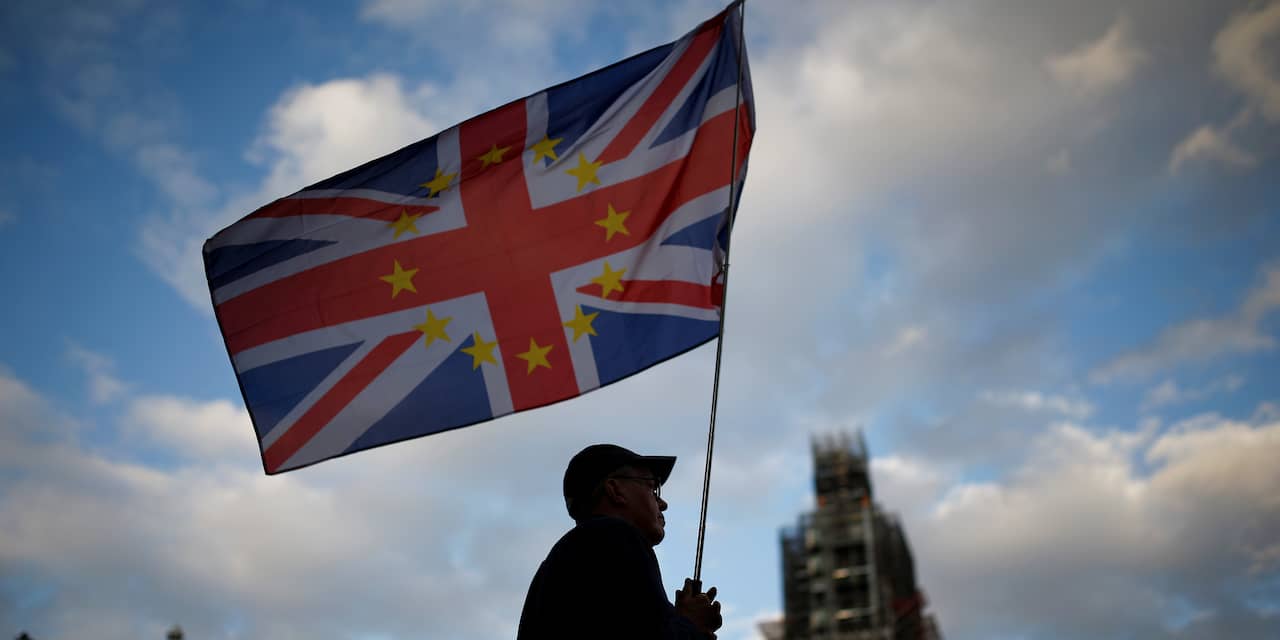 'Johnsons deal kost Britse economie komende tien jaar 70 miljard pond'