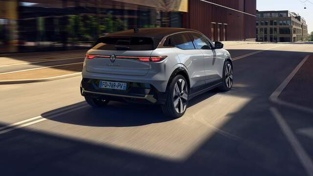 De elektrische Mégane heeft een gedrongen uiterlijk.