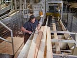Vakbond FNV kondigt werkonderbrekingen aan in de houthandel