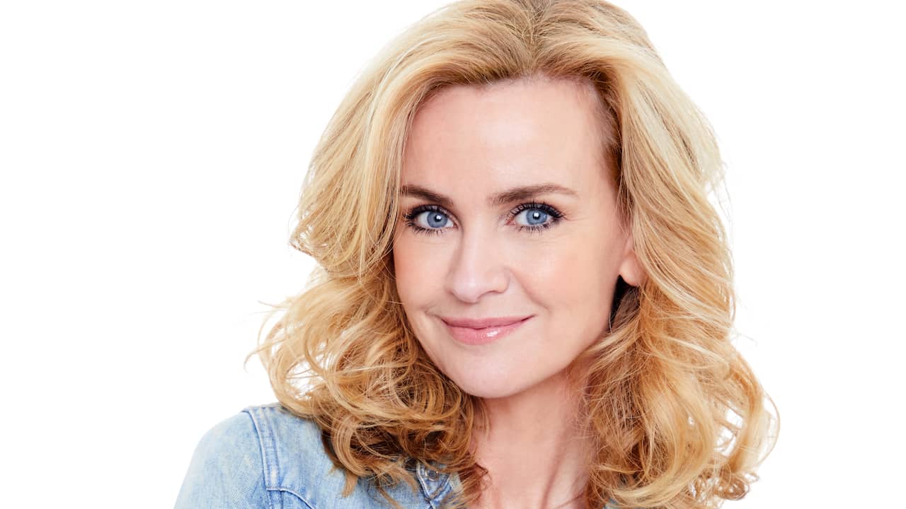 Auteur Daphne Deckers stelt dat de boekenwereld in een lastige situatie zit.