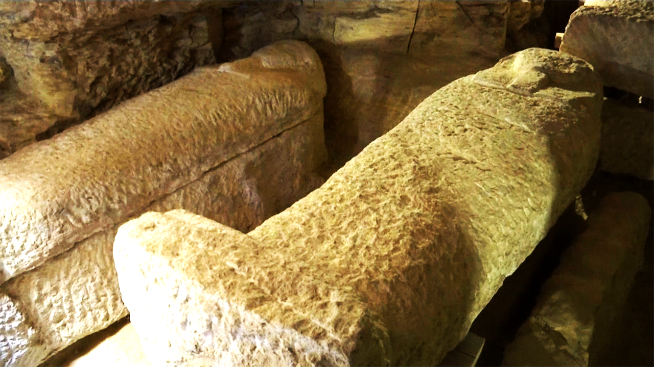 Egypte ontdekt sarcofagen in drieduizend jaar oude tombes