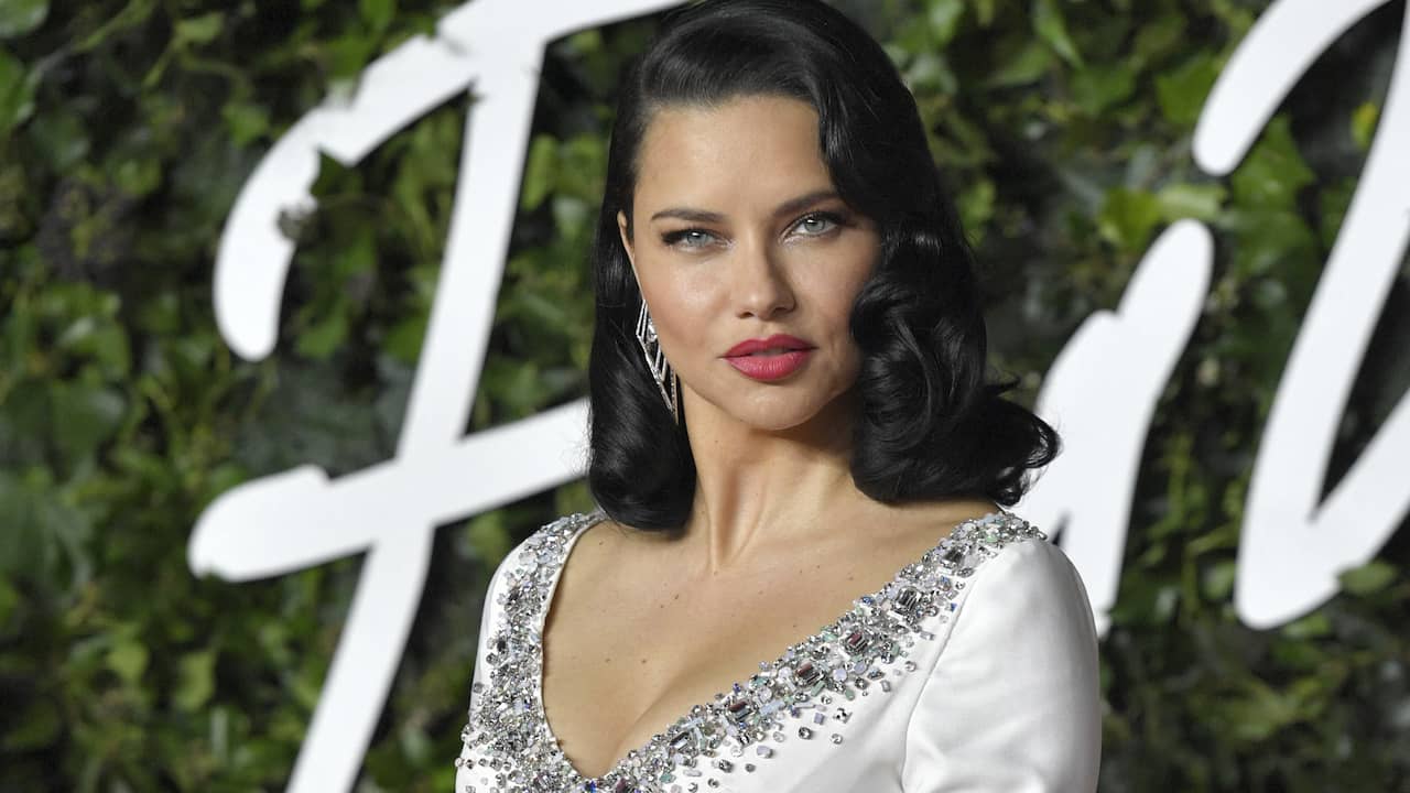 Model Adriana Lima in verwachting van derde kind | Achterklap | NU.nl