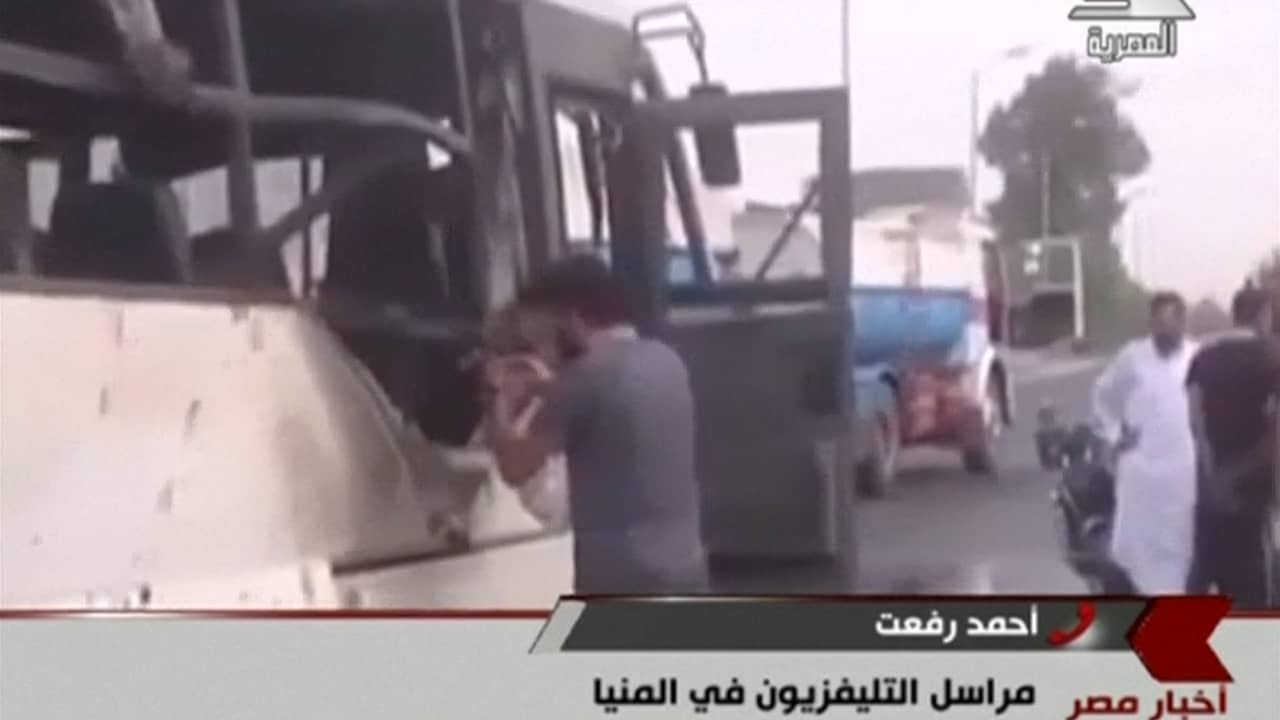 Beeld uit video: 25 koptische christenen omgekomen bij beschieting bus Egypte