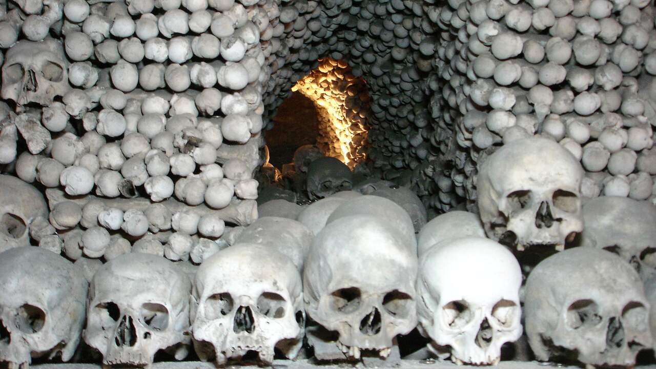 Tsjechische 'bottenkerk' gaat foto's verbieden