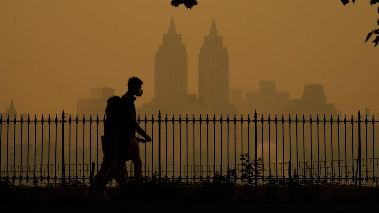 A third of Americans suffer from smoke coming from Canada. New York theaters closed |  outside