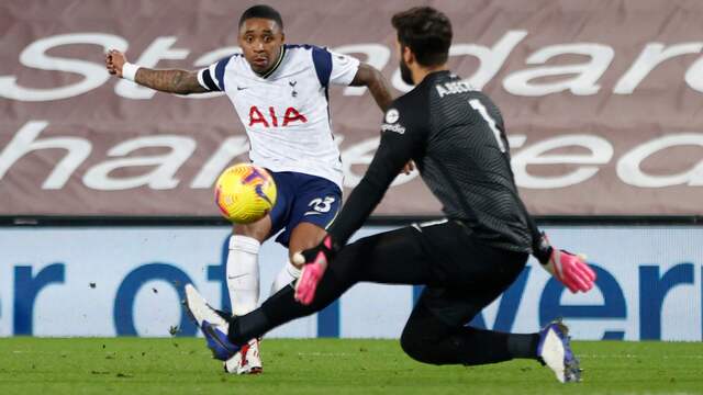 Steven Bergwijn gaf de assist bij het derde doelpunt van Tottenham.