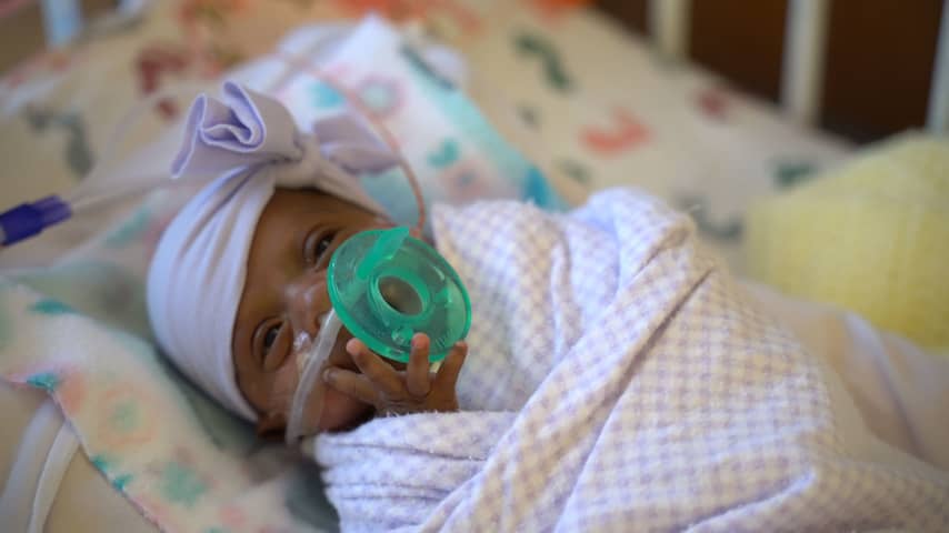 Kleinste baby ter wereld verlaat na zes maanden Amerikaans ziekenhuis