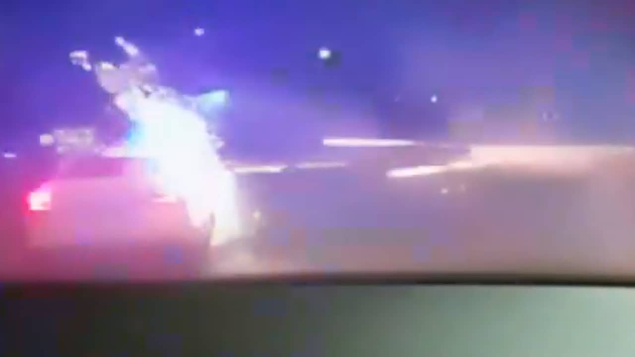 Beeld uit video: Bestuurder schiet vuurwerk af naar politie tijdens achtervolging in Rusland