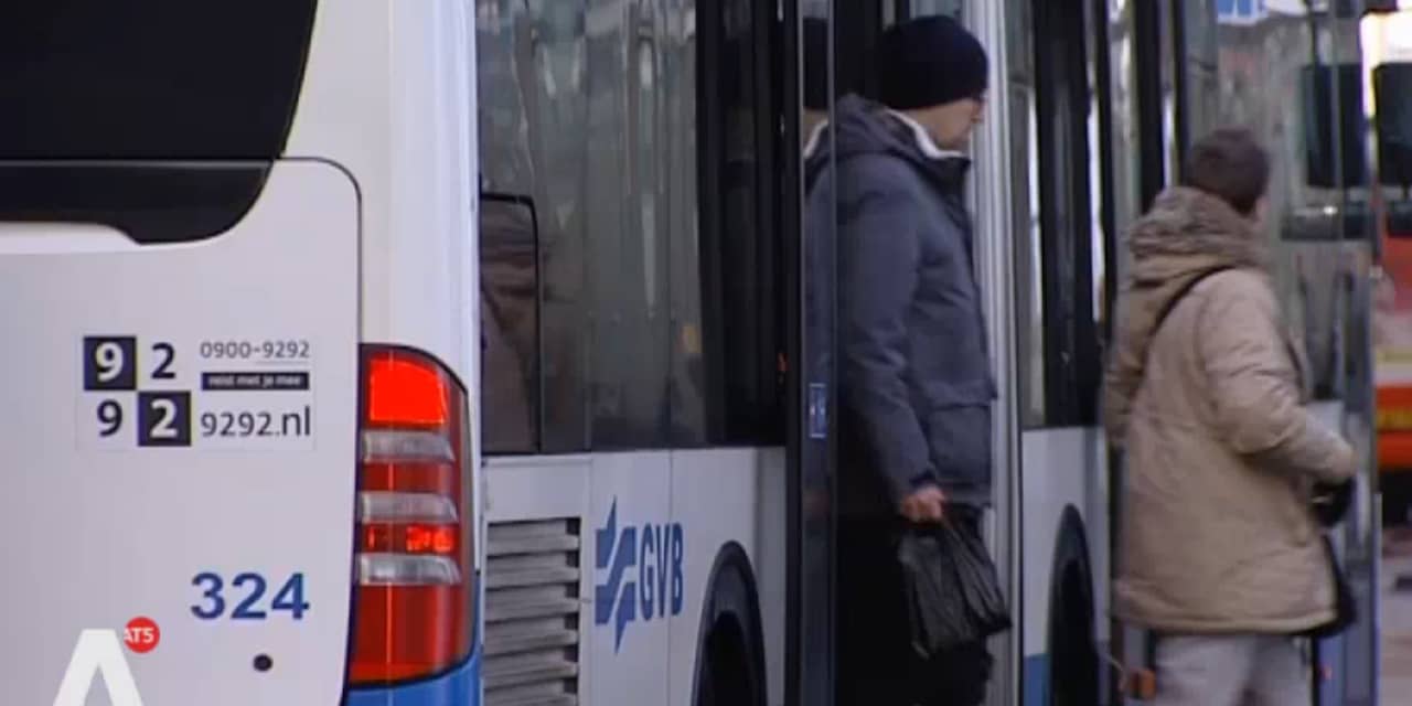 Bus 55 richting Amstelveen rijdt op eerste dag met vertraging