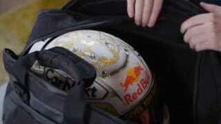 Verstappen onthult nieuwe helm voor komend F1-seizoen