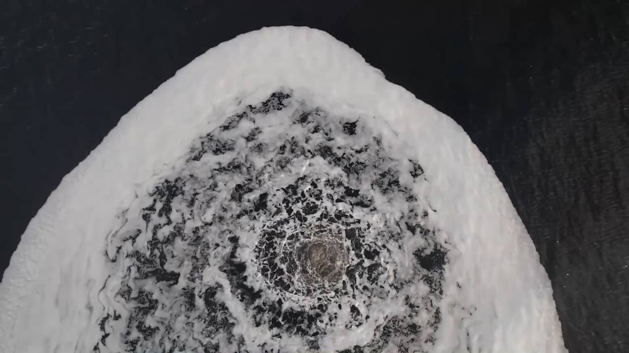 Beeld uit video: Drone filmt enorme draaikolk voor Schotse kust