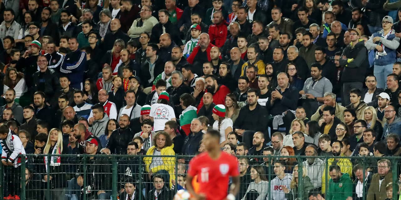 Bulgarije één wedstrijd zonder publiek na racistisch gedrag fans