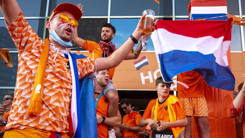 Het nu immens populaire EK-shirt Oranje werd | EK voetbal | NU.nl