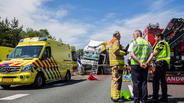 Rijkswaterstaat adviseert automobilisten Arnhem te mijden na ongeval A12.