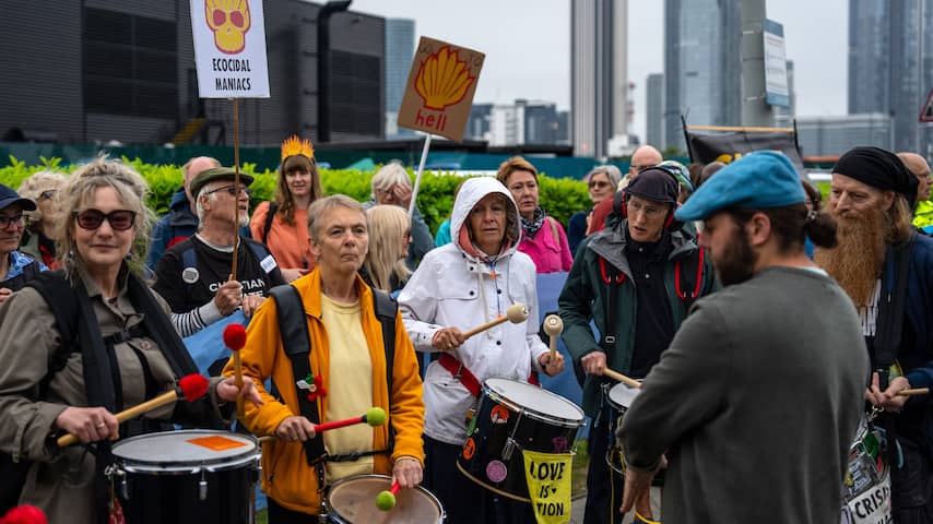 Groene beleggers vragen Shell koers te wijzigen: 'Staan aan zelfde kant'