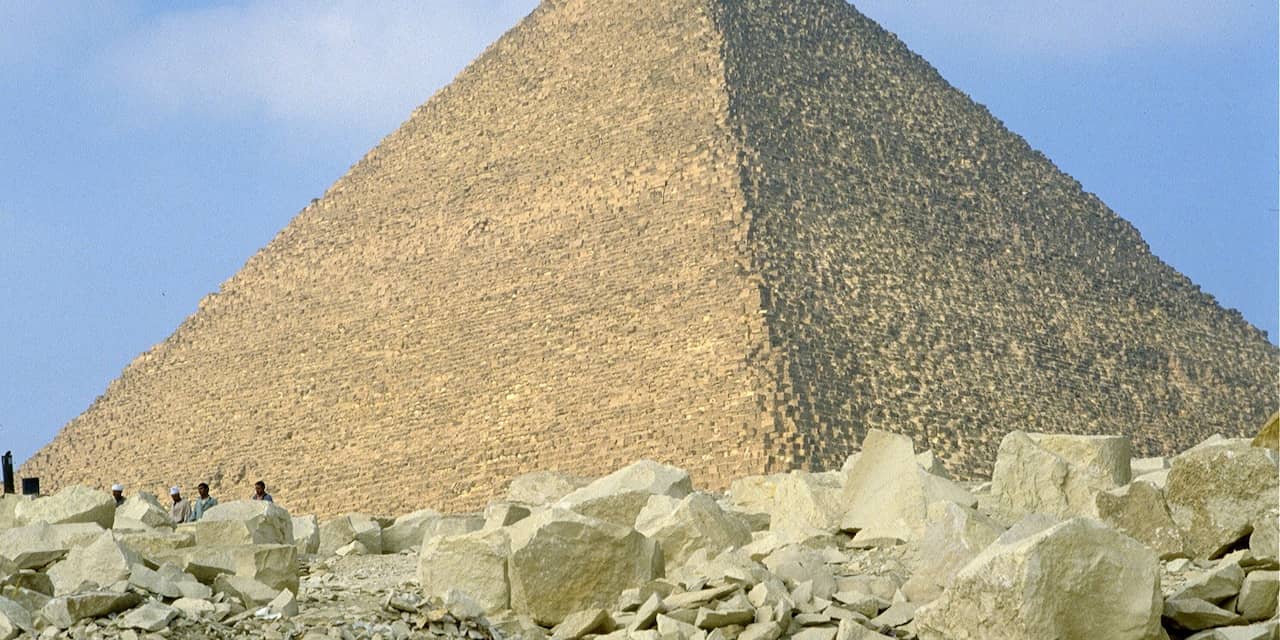 Archeologen vinden resten van vierduizend jaar oude piramide 