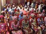 Boko Haram laat 82 Chibok-meisjes vrij