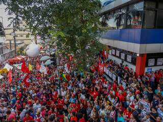 Duizenden betuigen steun aan voormalig Braziliaanse president Lula