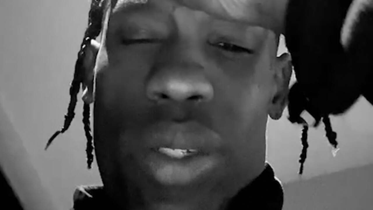 Beeld uit video: Travis Scott reageert in video op dodelijk drama op festival