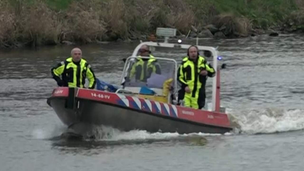 Beeld uit video: Hulpdiensten zoeken massaal naar drenkelingen in Maastricht