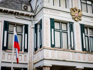 AIVD: Twee Russische diplomaten moeten land verlaten vanwege spionage