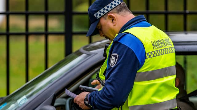Ook bij de handhaving kan Eindhoven hulp gebruiken.