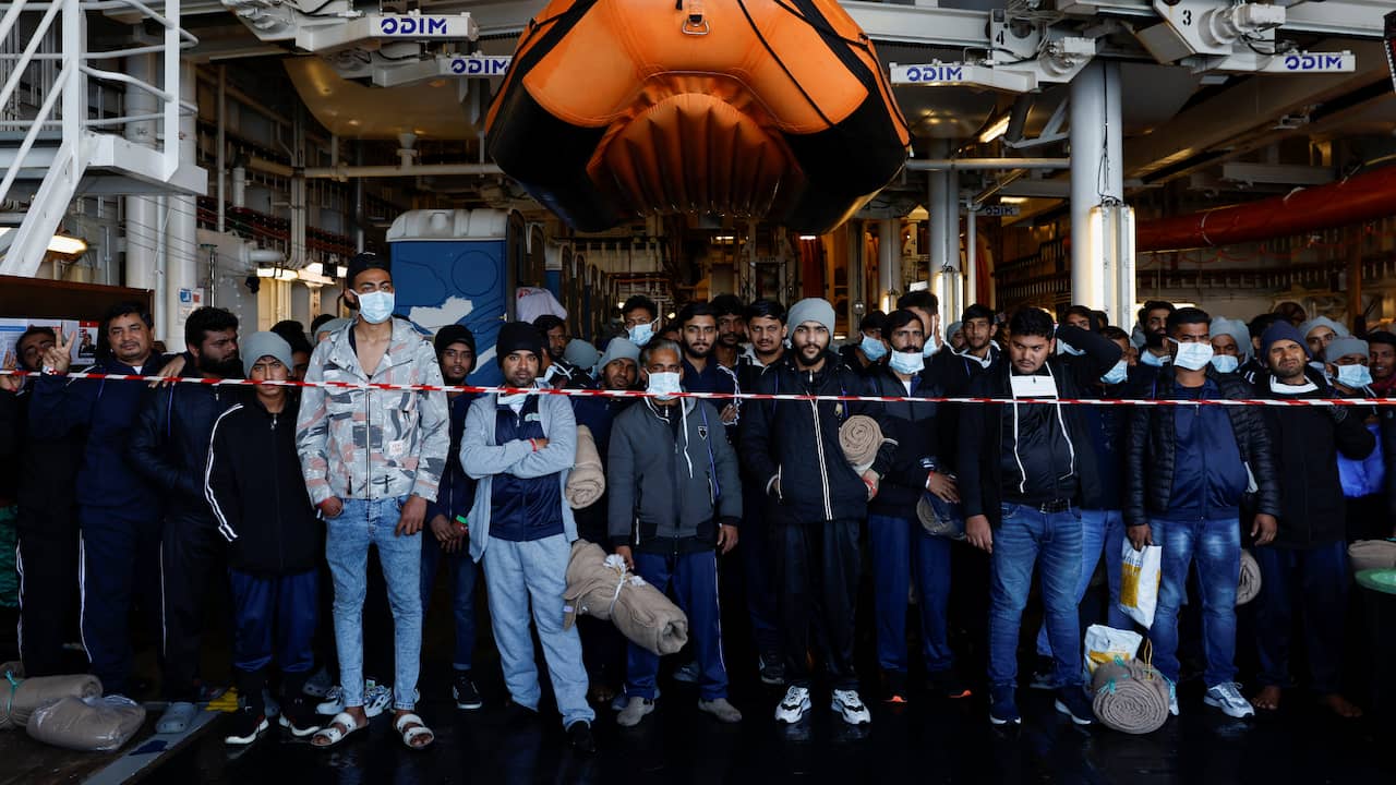 L’Italia dichiara lo stato di emergenza a causa dell’ondata di rifugiati |  All’estero
