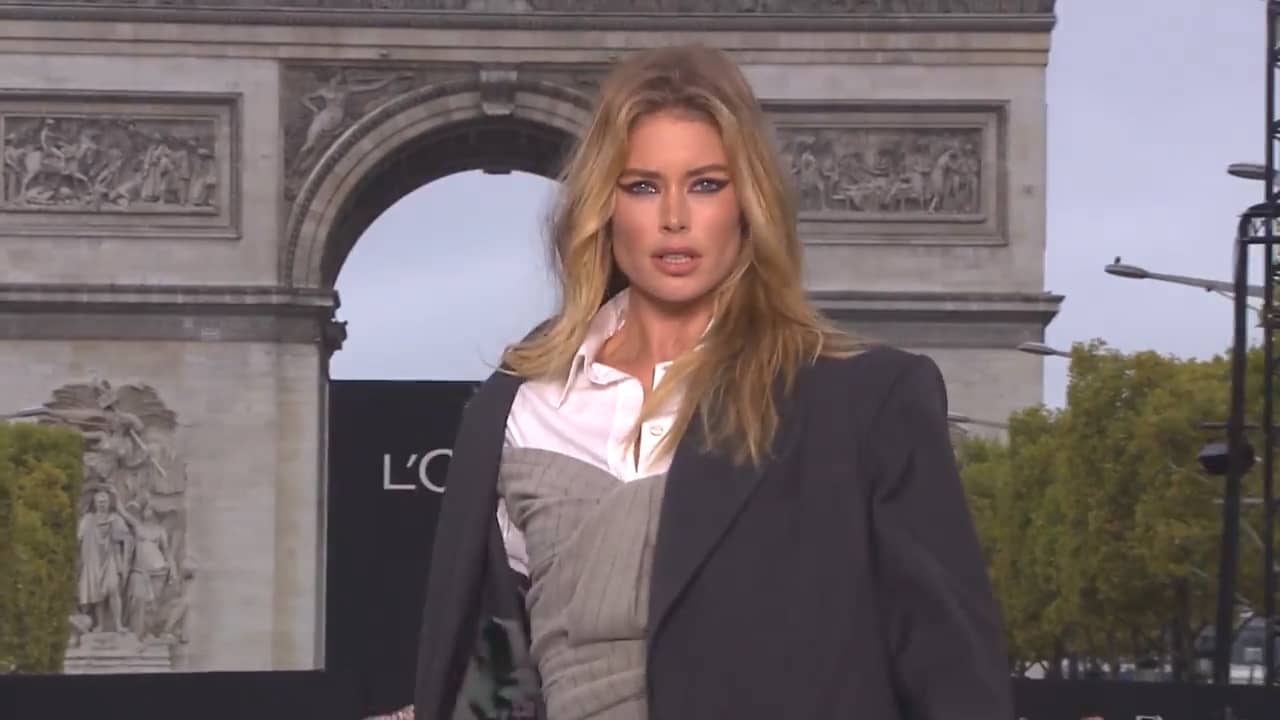 Doutzen Kroes, Helen Mirren en Jane Fonda lopen modeshow in Parijs