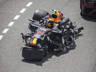 Sergio Pérez hard de muur in tijdens openingsronde GP Monaco