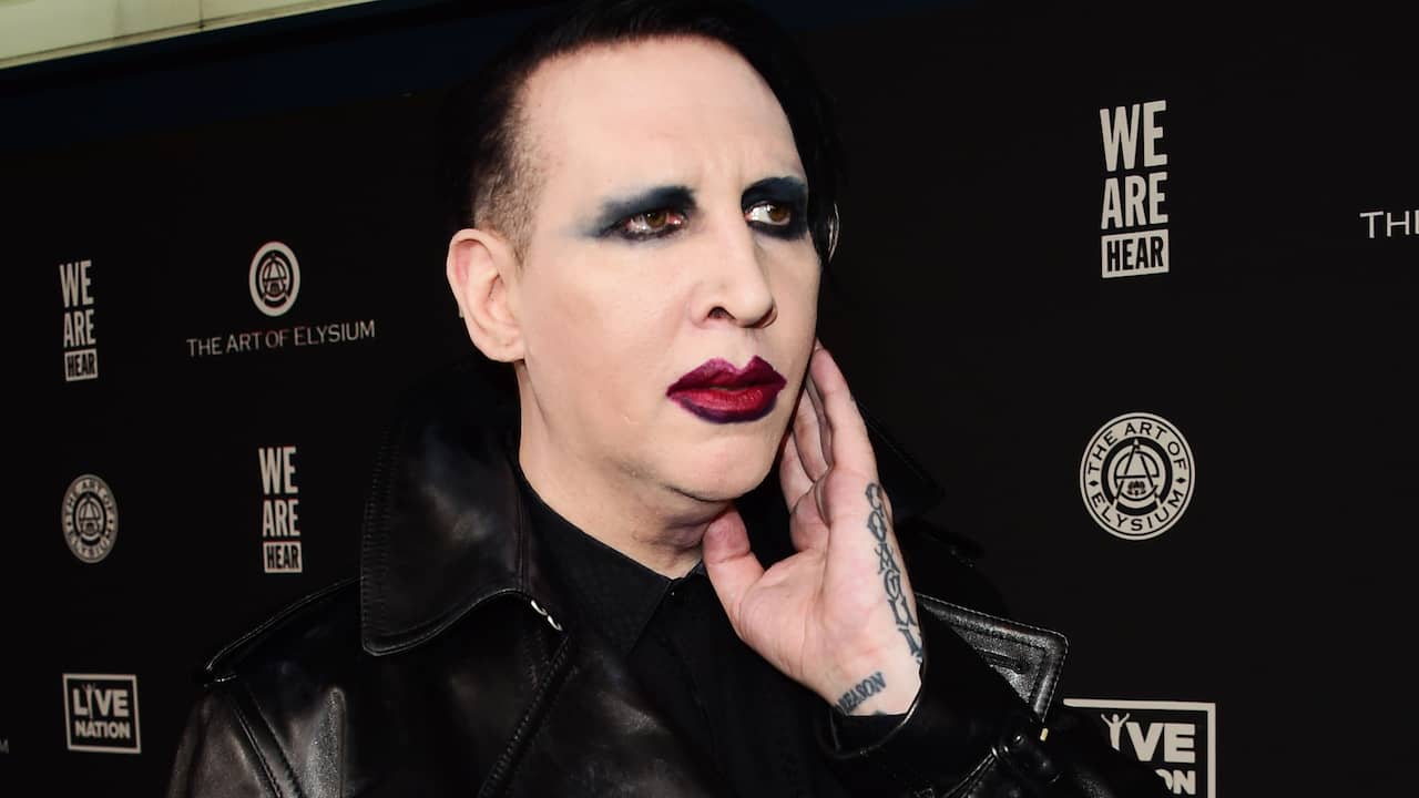 Marilyn Manson in court because he spat on woman and smeared it with ...