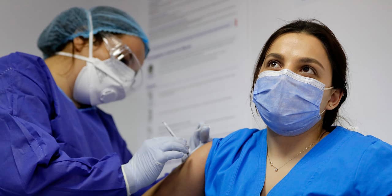 Geneesmiddelenbureau keurt tweede vaccin goed: de 'handigere' Moderna-prik