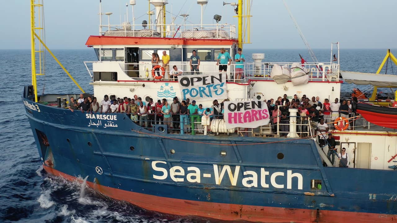 Beeld uit video: Reddingsdienst of veerdienst? Discussie rond Sea-Watch