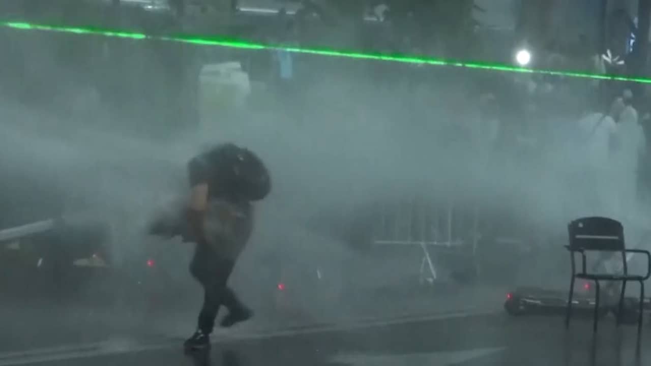 Beeld uit video: Traangas ingezet tijdens demonstraties tegen omstreden wet in Georgië