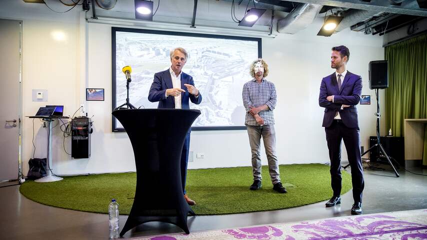 Schiphol Wil Honderden Extra Beveiligers Werven Voor De Zomervakantie ...