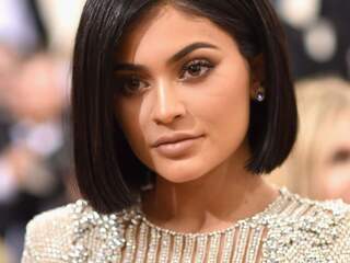 Kylie Jenner beschuldigt blog van fotomanipulatie 'babybuik'
